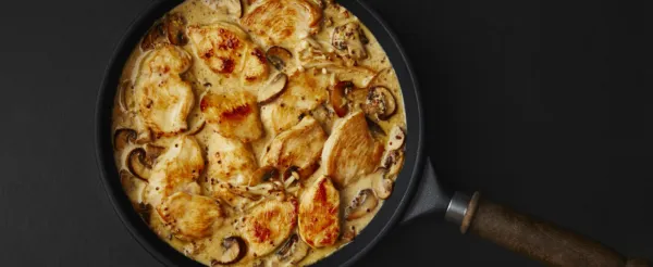 POULET CRÉMEUX AUX CHAMPIGNONS