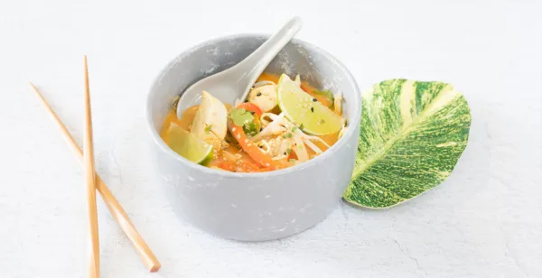 SOUPE THAÏE RÉCONFORTANTE AU POULET