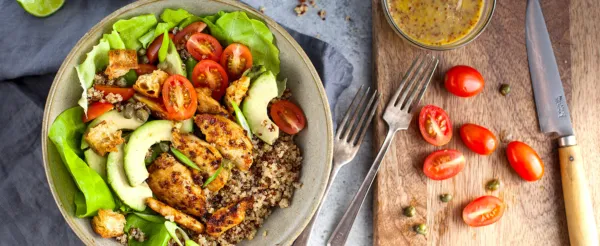 BOL DE QUINOA AU POULET CARAMÉLISÉ MOUTARDE ET MIEL