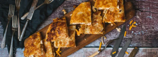 Quesadillas with shish taouk chicken and caramelized onion