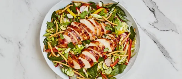 SALADE AU POULET GRILLÉ ET CHOU NAPA