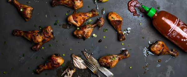 HONEY, GINGER, AND SRIRACHA CHICKEN DRUMSTICKS