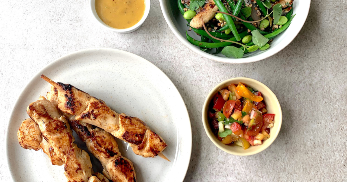 Grilled chicken with fresh salsa salad | Exceldor