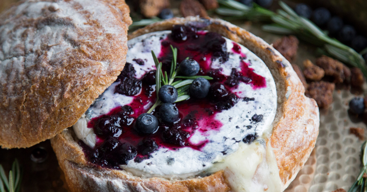 Stuffed bread with turkey brie blueberries | Exceldor