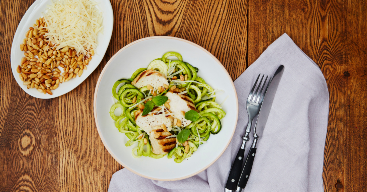 Pesto Zucchini Noodles and Grilled Chicken | Exceldor