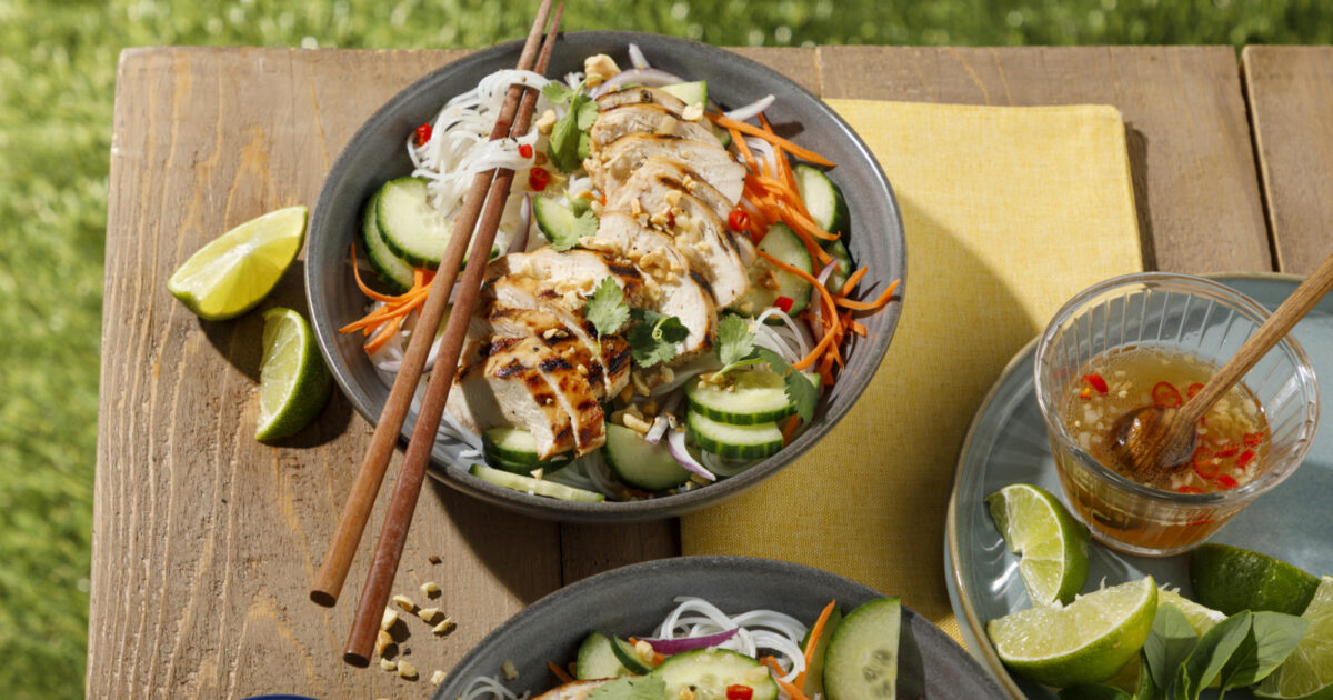 Warm Vietnamese Grilled Chicken Breast Salad | Exceldor