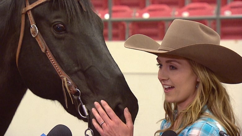امبر مارشال سردستهٔ رژه Calgary Stampede امسال شد