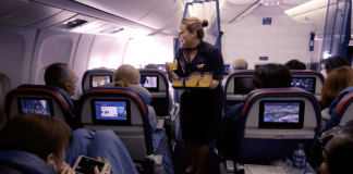 پذیرایی دلتا ایرلاینز از مسافرین اکونومی با کاکتیل رایگان و خدمات دیگر، به زودی