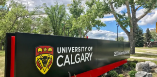 ناراحتی والدین و دانشآموزان آلبرتایی از تعویق بورسیههای تحصیلی