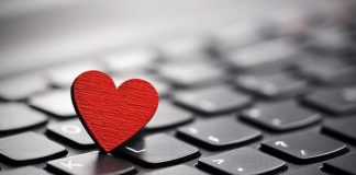 تاثیر تکنولوژی بر عشق: ازدواج در عصر صفر و یک