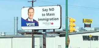 جمعآوری بیلبوردهای حزب مردم کانادا به دلیل داشتن محتوای ضدمهاجر