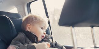 هر سال در کانادا ۱ کودکِ تنها در خودرو به خاطر گرما میمیرد