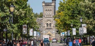 حداقل هزینه موردنیاز برای تحصیل در دانشگاههای تورنتو