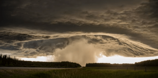 ویدیوئی از طوفان مهیب آلبرتا طوفان مهیب آلبرتا