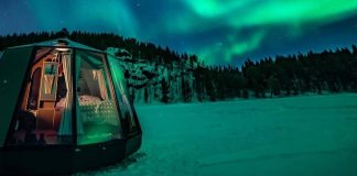 اقامت در ایگلوهایی مدرن در زیر آسمان قطبی