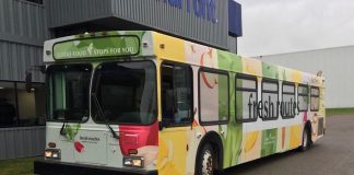 اولین فروشگاه موادغذایی سیار در کلگری آغاز به کار کرد