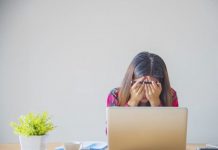 ۶ عادت غلطی که به شغل و وجهه حرفهای شما صدمه می زند