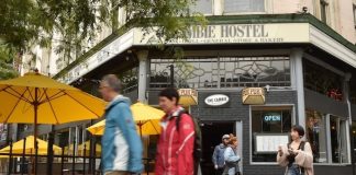 قدیمیترین بار ونکوور از خطر بسته شدن نجات یافت