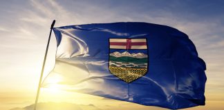 لایحهای که دسترسی آلبرتاییها به سقط جنین و کنترل تولد را محدود میکند