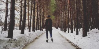 در امتداد مسیر یخزده و درخشان کبک، اسکیت سواری کنید!