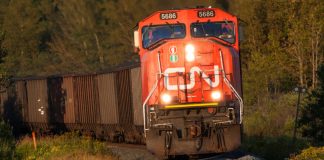 ادامه اعتراضات خطلوله و لغو برنامه حرکت قطارها