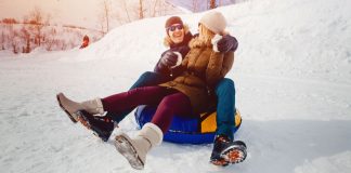 روز ولنتاین در ادمونتون و تیوپسواری روی برف