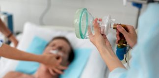 «خواباندن بیماران بدحال کووید-۱۹ روی شکم» جان آنها را نجات میدهد