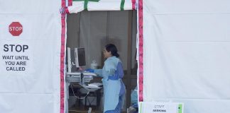 آلبرتا از تمام کسانی که علائم کروناویروس دارند تست میگیرد