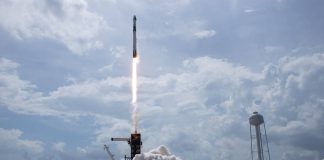 اسپیساکس اولین کمپانی خصوصی شد که انسان به فضا فرستاد