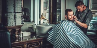 شورای شهر Surrey مجوز سِرو مشروب به یک آرایشگاه داد