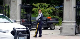 دستگیری مرد مسلح پس از حمله با پیکاپ به محل زندگی ترودو