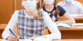 با بازگشایی مدارس در ماه سپتامبر، دانش آموزان بریتیش کلمبیا الزامی برای پوشیدن ماسک ندارند face mask