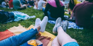 لذت تماشای فیلمهای سینمایی، زیر نور ستارگان