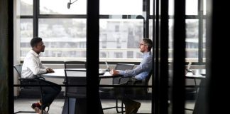 بازدیدکنندگان خارجی میتوانند بدون ترک کانادا درخواست مجوز کار بدهند