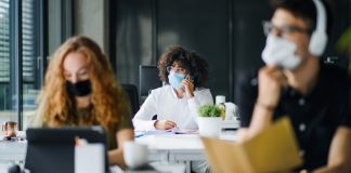 حمایت گستردهی کاناداییها از استراتژی استفاده از ماسک face mask