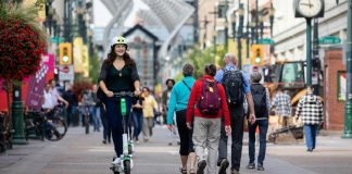 مجوز رسمی شهرداری کلگری برای بازگشت اسکوترهای برقی به خیابانها