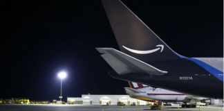 آمازون برای گسترش ناوگان خود ۴ جت از WestJet و ۷ جت از دلتا خریداری میکند