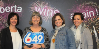 مادری از کلگری برنده خوششناس یک میلیون دلاری لوتو