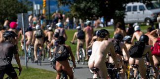 گزارش تصویری رویداد Naked Bike Ride در ونکوور