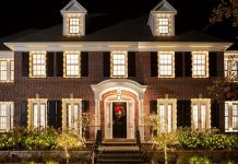 یک شب در خانه واقعی «تنها در خانه» در Airbnb