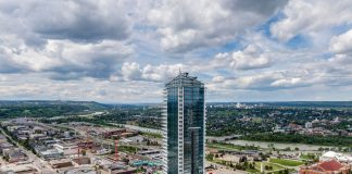 بلندترین برج Beltline کلگری و سوئیتهای اجارهای 1580 دلاری