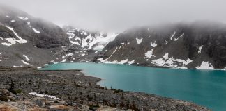 تماشای طبیعت جادویی کانادا در Wedgemount Lake Trail