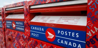 دستگیری کارمند Canada Post به جرم سرقت مرسولههای پستی
