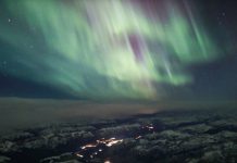 جشنواره سحرآمیز و پر از نور در آسمان شب کانادا