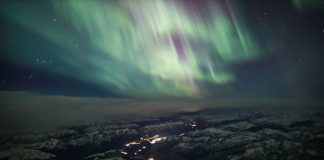 جشنواره سحرآمیز و پر از نور در آسمان شب کانادا