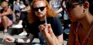 برنامههای کانادا برای کاهش آمار مرگ بدلیل مصرف بیش از حد مواد مخدر