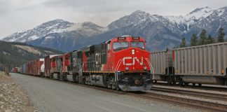 استخدام کانداکتور قطار با ده هزار دلار پاداش اولیه