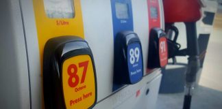 قیمت بنزین در آلبرتا کاهش پیدا میکند