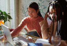 تخفیفات ویژه محصلان برای صرفهجویی در هزینه زندگی در کانادا