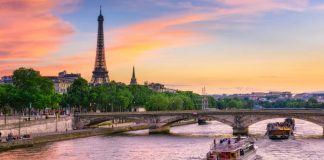 بلیت رفت و برگشت کلگری به پاریس تنها 612 دلار